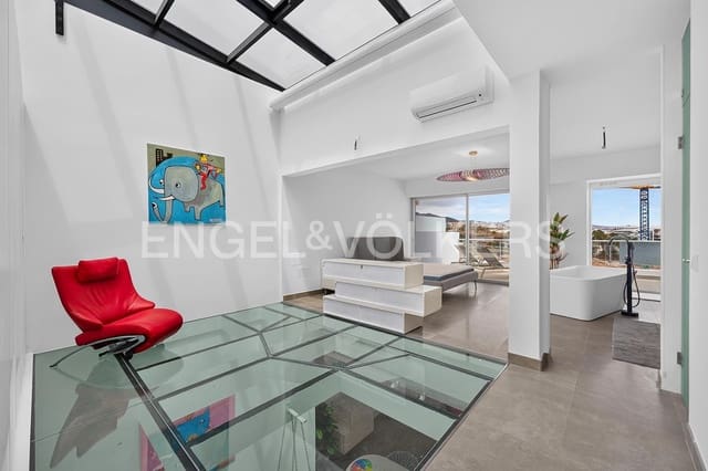 2 slaapkamer Appartement te koop in La Caleta, Valverde met zwembad - € 1.590.000 (Ref: 9973814)
