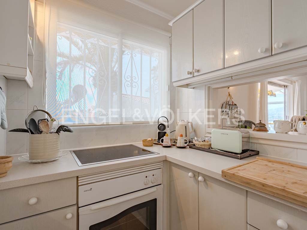 2 soverom Villa til salgs i San Eugenio med garasje - € 690 000 (Ref: 9996041)