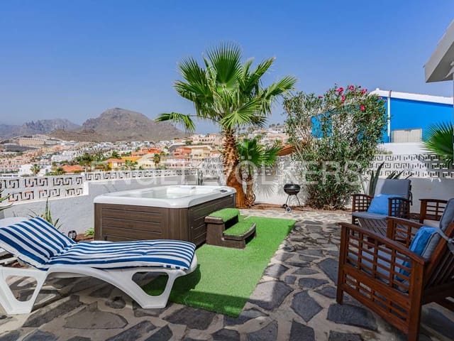 2 soverom Villa til salgs i San Eugenio, Adeje med garasje - € 690 000 (Ref: 9996041)