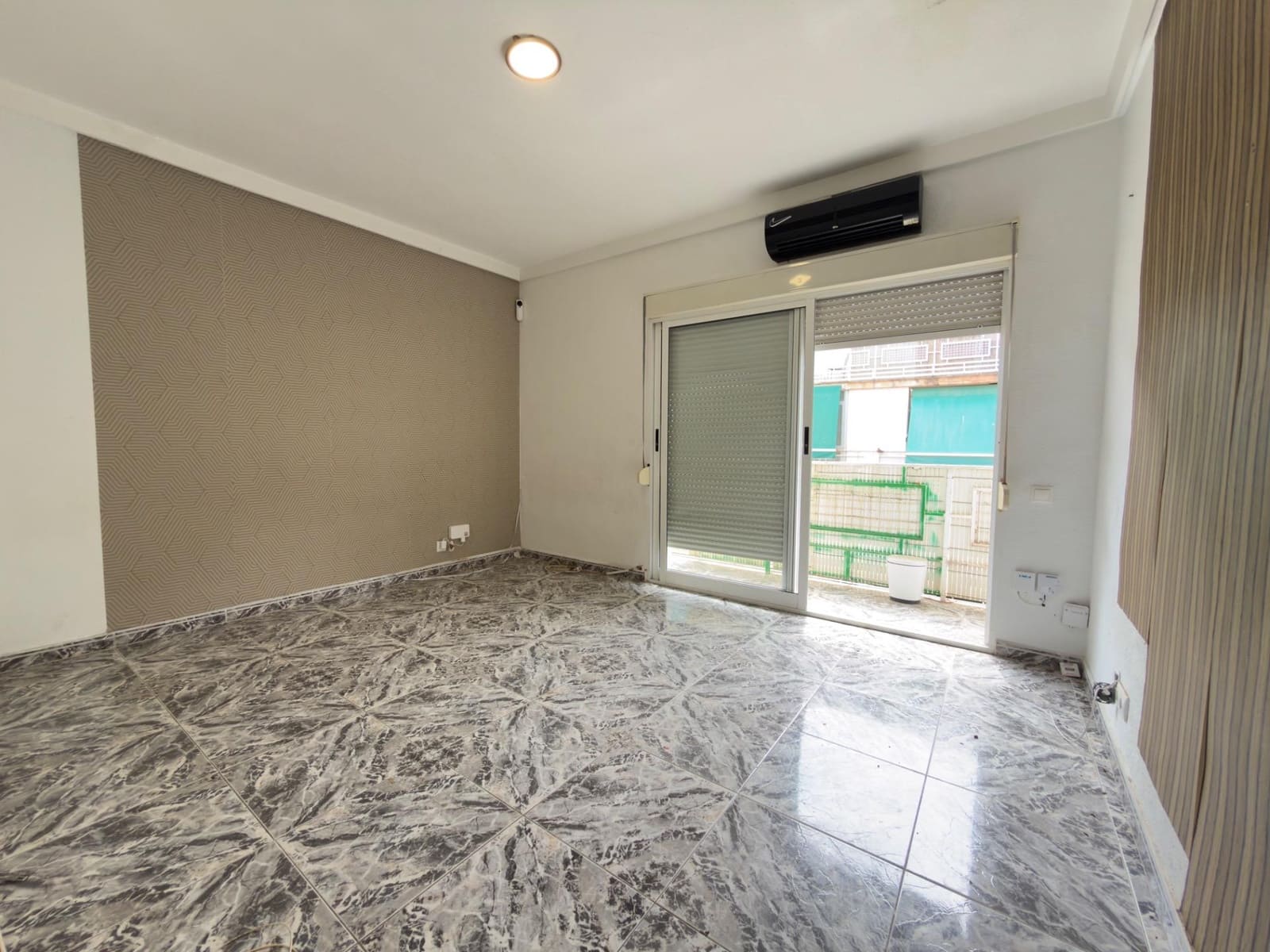 4 soveværelse Lejlighed til salg i Alicante by - € 179.000 (Ref: 10003786)