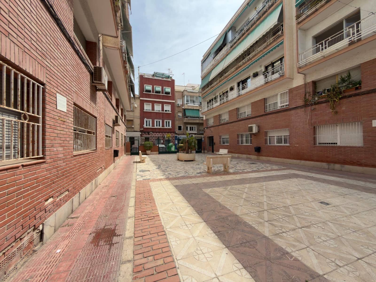 4 soveværelse Lejlighed til salg i Alicante by - € 179.000 (Ref: 10003786)