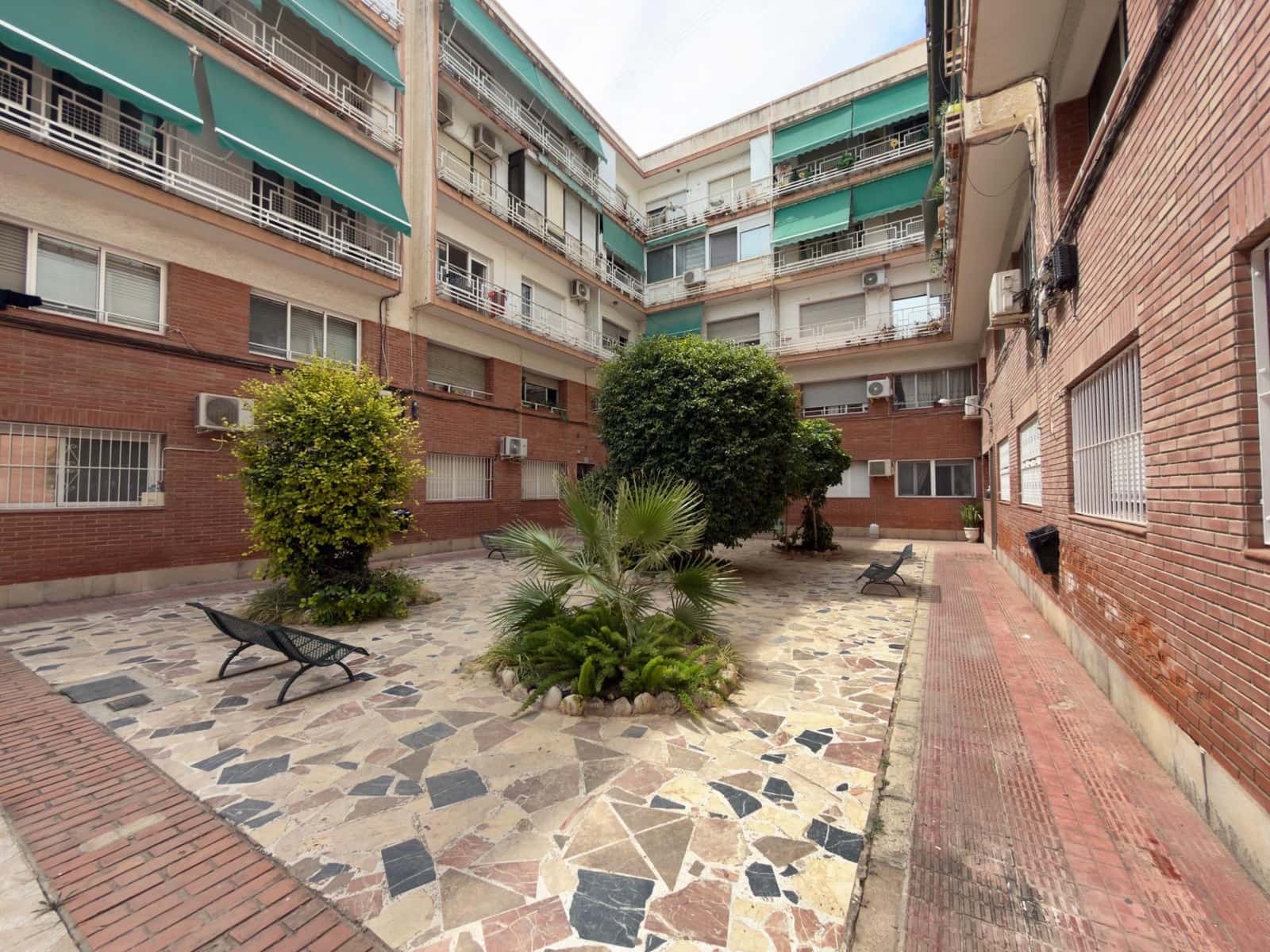 4 soveværelse Lejlighed til salg i Alicante by - € 179.000 (Ref: 10003786)