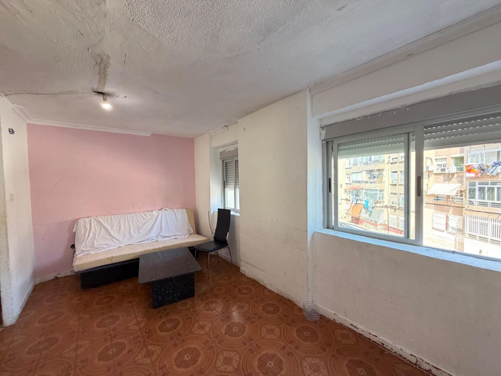 3 Zimmer Apartment zu verkaufen in Alicante / Alacant Stadt - 60.000 € (Ref: 10003787)