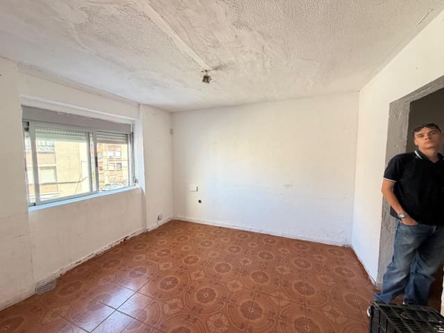 3 Zimmer Apartment zu verkaufen in Juan XXIII, Alicante / Alacant Stadt - 60.000 € (Ref: 10003787)