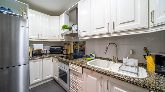 4 soveværelse Lejlighed til salg i Carolinas Bajas, Alicante by - € 199.500 (Ref: 10003788)