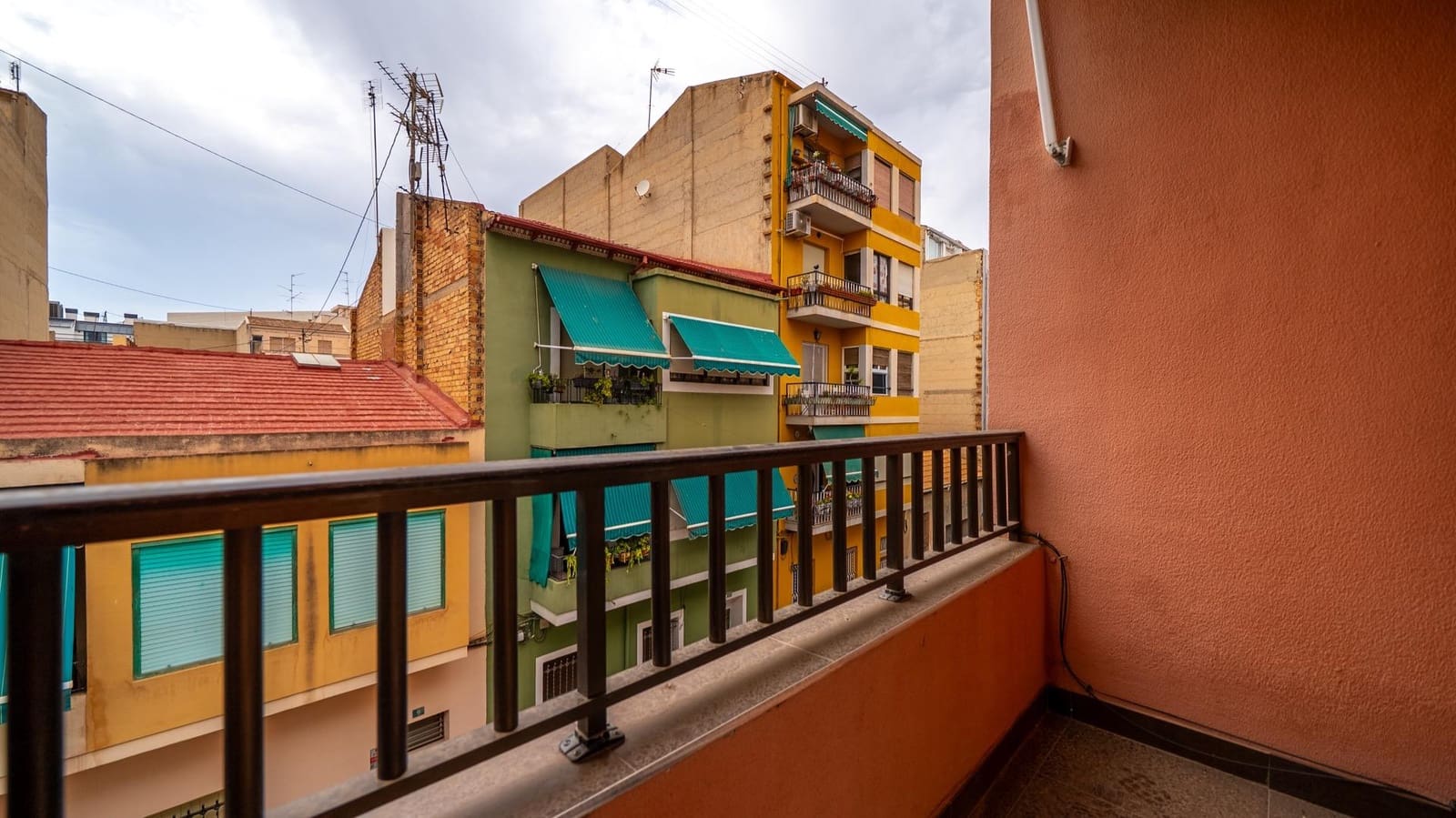 4 soveværelse Lejlighed til salg i Alicante by - € 199.500 (Ref: 10003788)