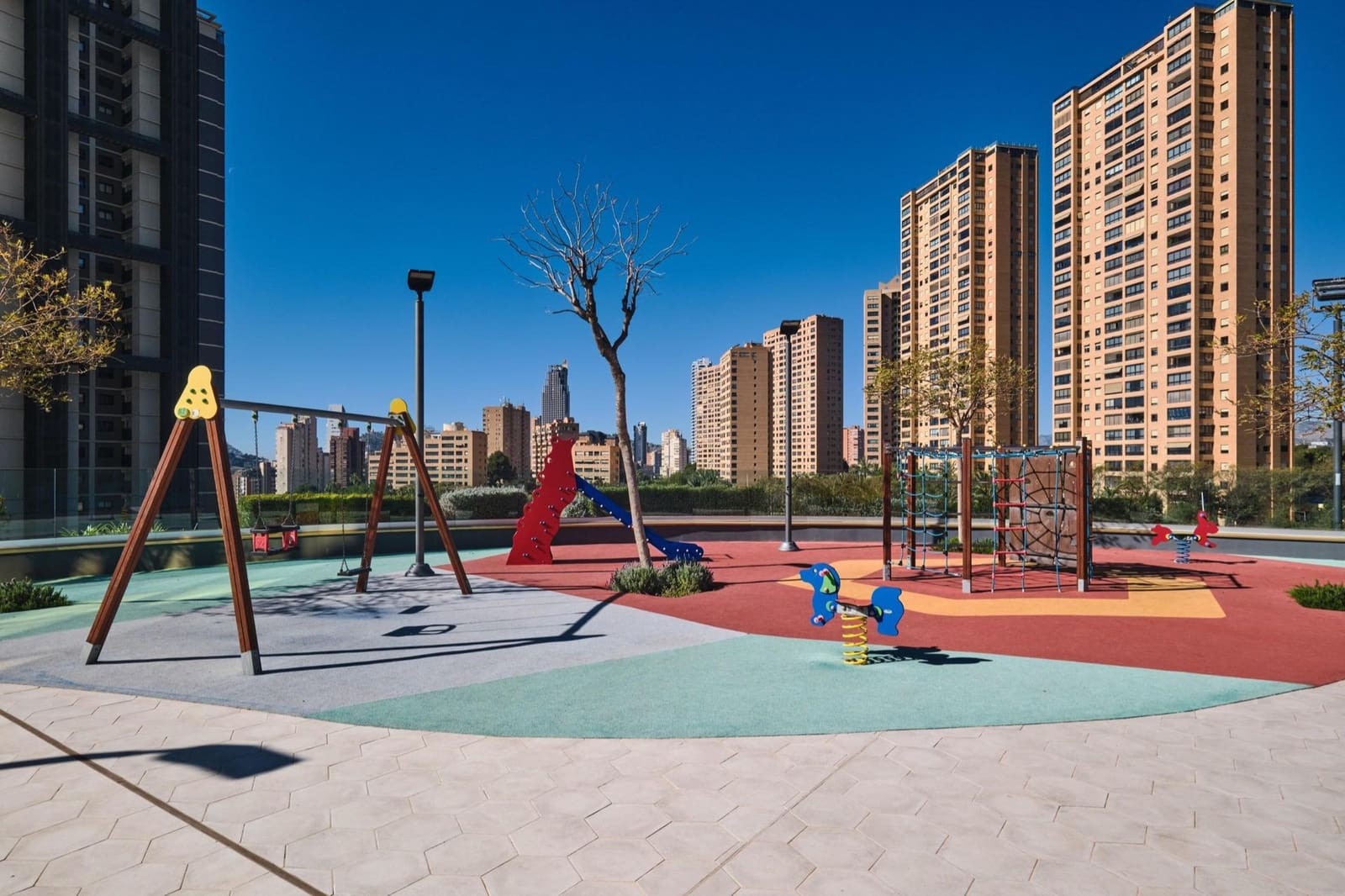 2 soveværelse Lejlighed til salg i Benidorm med swimmingpool - € 680.000 (Ref: 10003789)