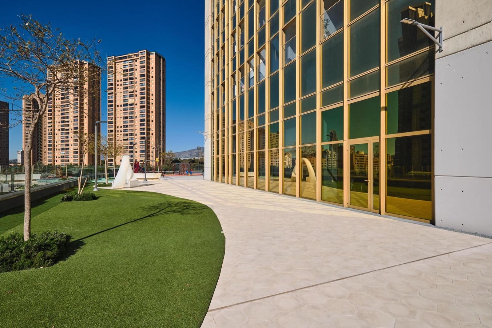 2 soveværelse Lejlighed til salg i Benidorm med swimmingpool - € 680.000 (Ref: 10003789)