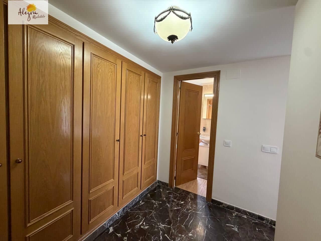 Appartement de 3 chambres à louer à Valence ville avec garage - 2 300 € (Ref: 10011552)