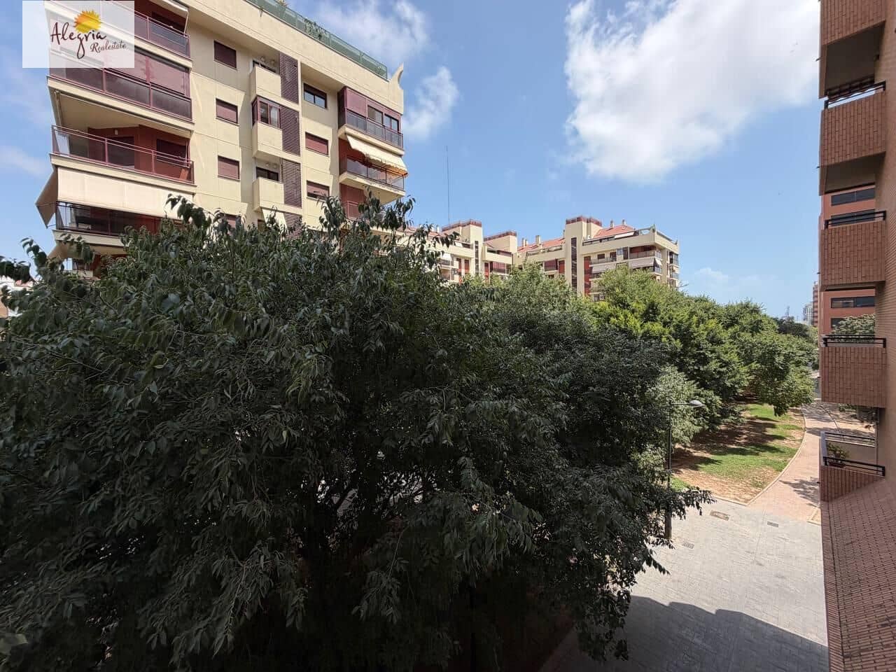 Appartement de 3 chambres à louer à Valence ville avec garage - 2 300 € (Ref: 10011552)