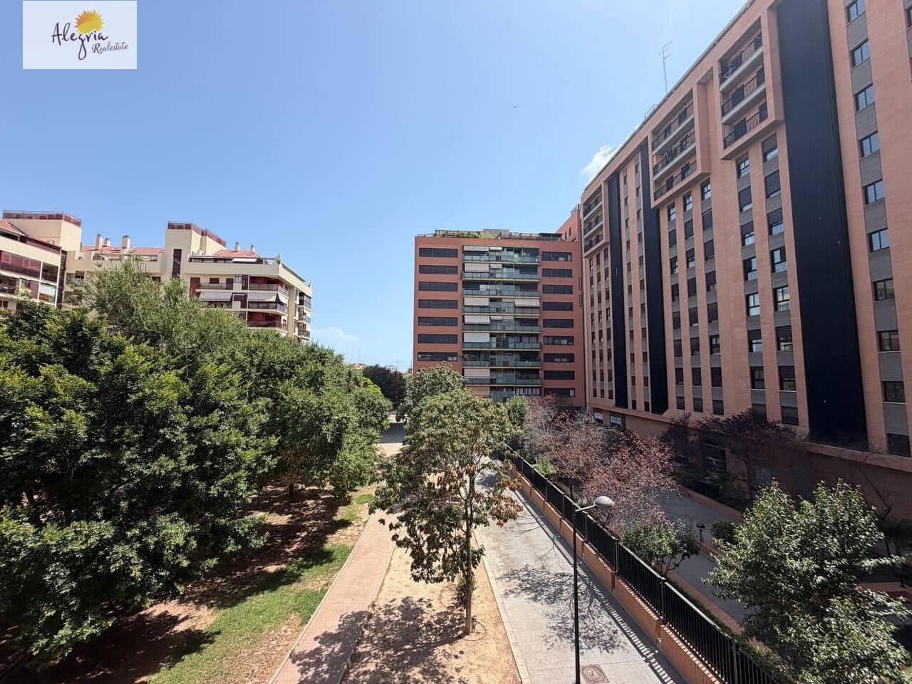 Appartement de 3 chambres à louer à Valence ville avec garage - 2 300 € (Ref: 10011552)