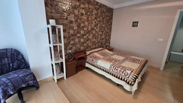 2 soveværelse Lejlighed til salg i Alicante by - € 138.000 (Ref: 10011553)