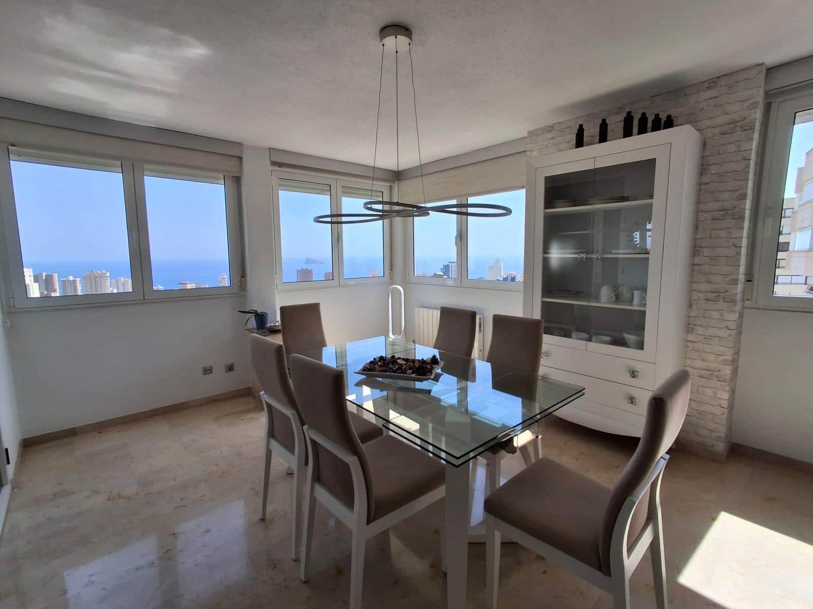 3 Zimmer Wohnung zu verkaufen in Benidorm mit Pool Garage - 719.000 € (Ref: 10013444)