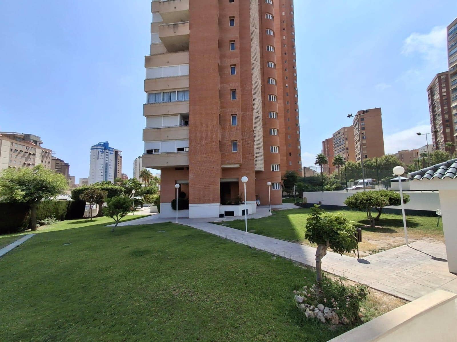3 Zimmer Wohnung zu verkaufen in Benidorm mit Pool Garage - 719.000 € (Ref: 10013444)
