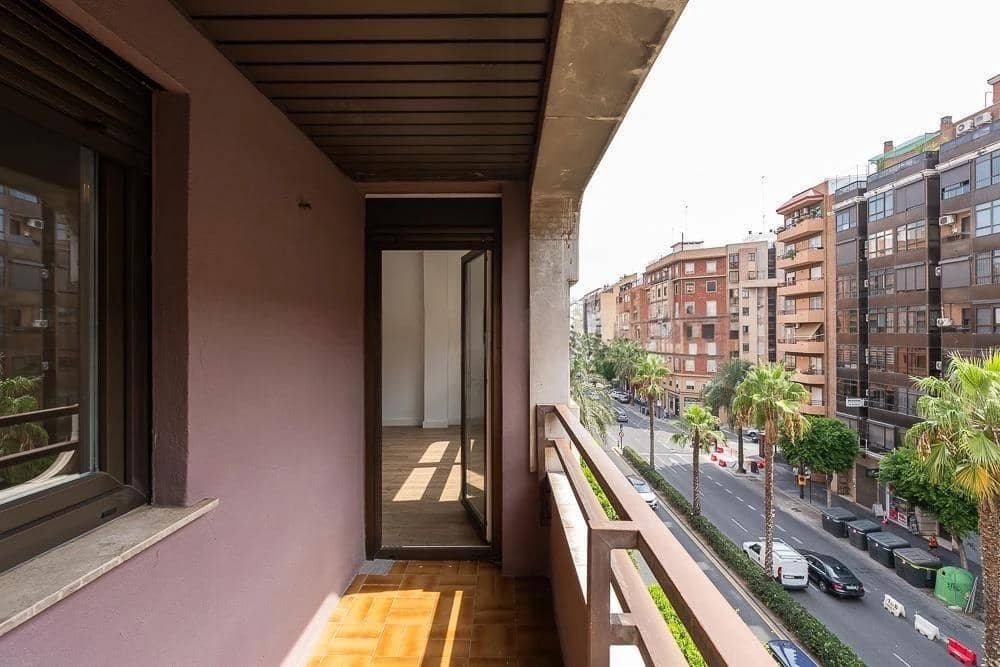 Appartement de 4 chambres à louer à Valence ville avec garage - 2 500 € (Ref: 10015681)