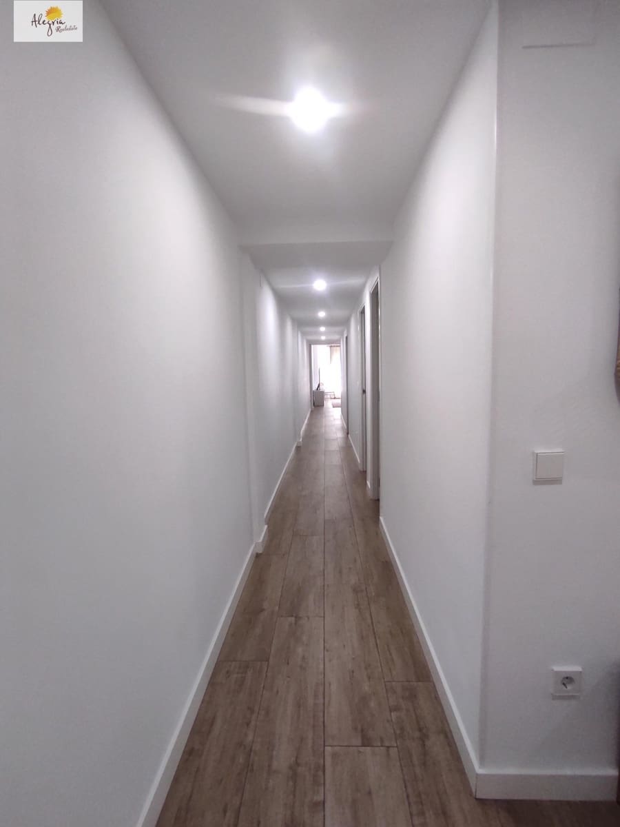 Appartement de 4 chambres à louer à Valence ville avec garage - 2 500 € (Ref: 10015681)