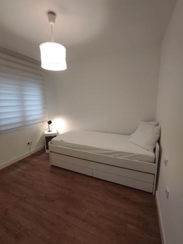 Appartement de 4 chambres à louer à Russafa, Valence ville avec garage - 2 500 € (Ref: 10015681)