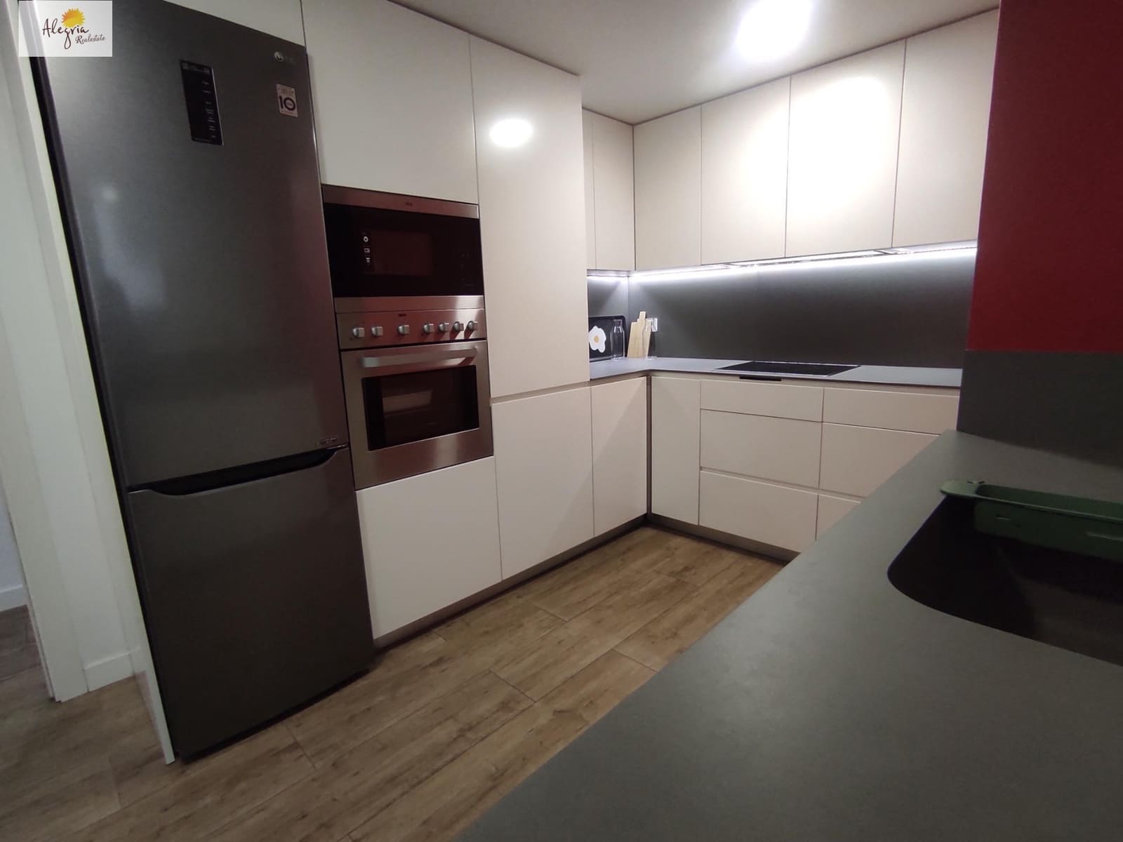 Appartement de 4 chambres à louer à Valence ville avec garage - 2 500 € (Ref: 10015681)