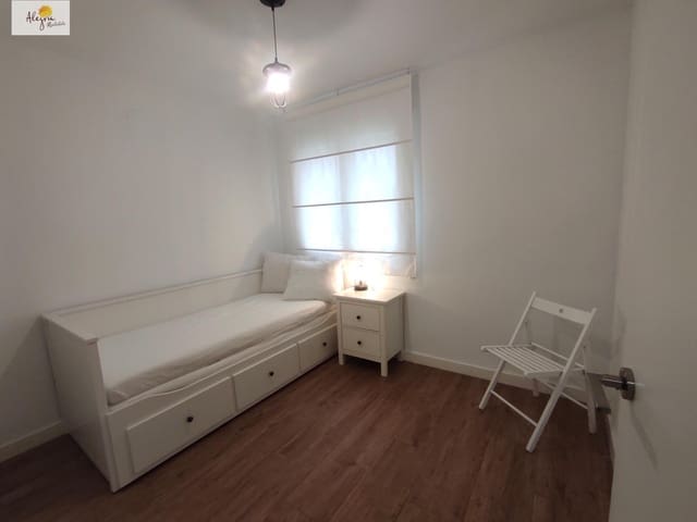 Appartement de 4 chambres à louer à Russafa, Valence ville avec garage - 2 500 € (Ref: 10015681)