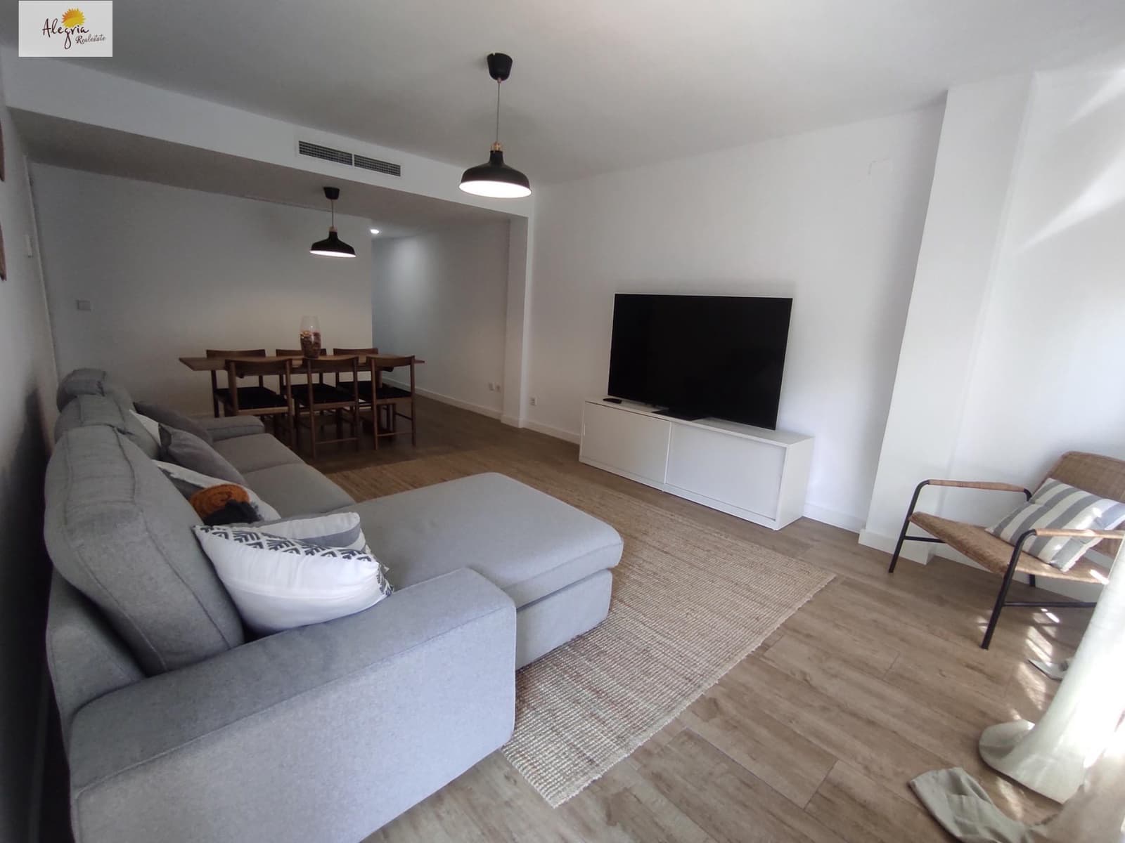 Appartement de 4 chambres à louer à Valence ville avec garage - 2 500 € (Ref: 10015681)