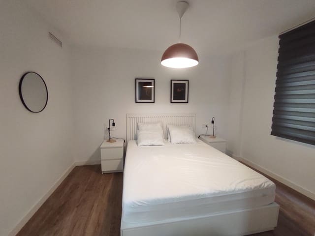 Appartement de 4 chambres à louer à Russafa, Valence ville avec garage - 2 500 € (Ref: 10015681)
