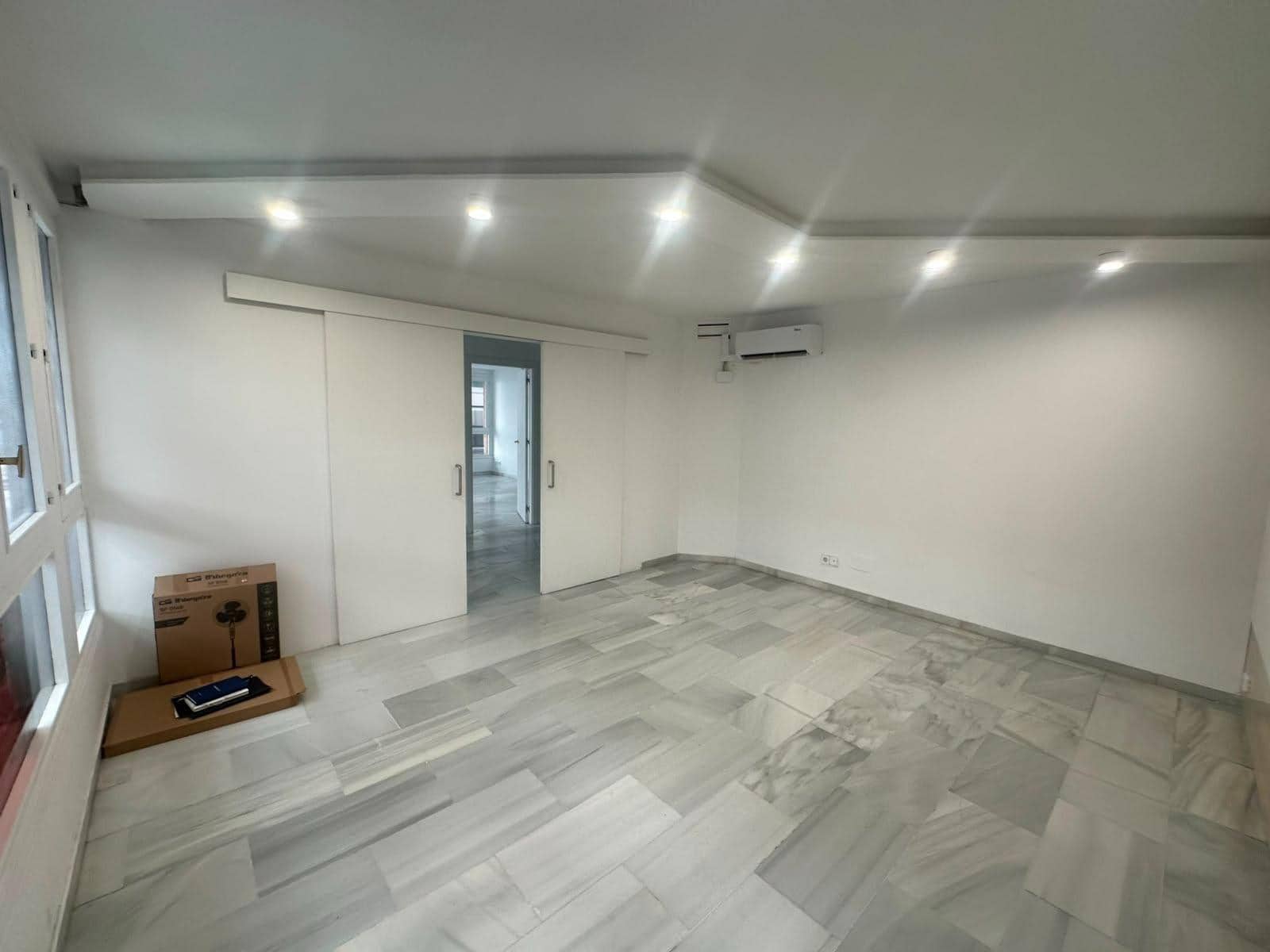 3 sovrum Lägenhet att hyra i Alicante stad - 1 800 € (Ref: 10015682)