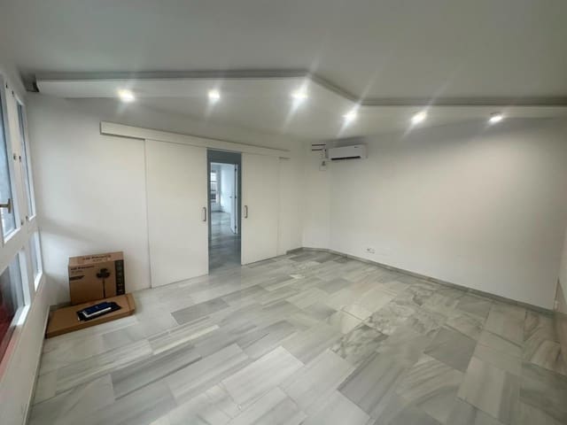 3 sovrum Lägenhet att hyra i Mercado, Alicante stad - 1 800 € (Ref: 10015682)