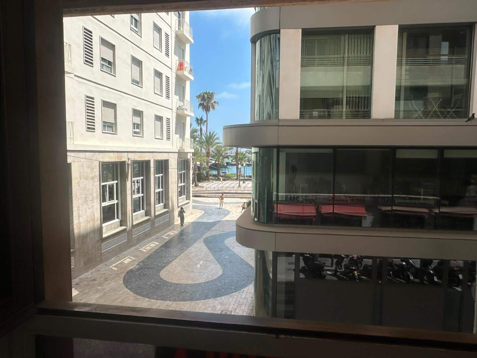 3 sovrum Lägenhet att hyra i Alicante stad - 1 800 € (Ref: 10015682)