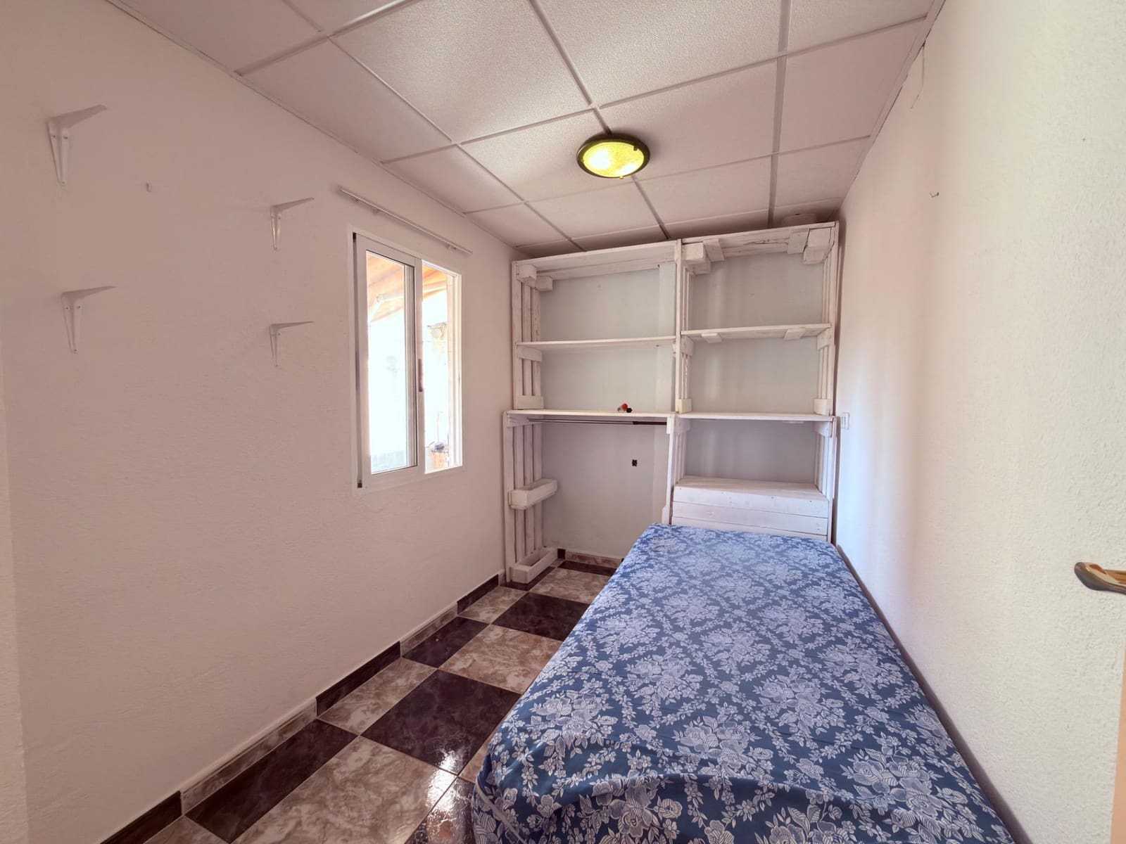2 soveværelse Lejlighed til salg i Alicante by - € 137.000 (Ref: 10015683)