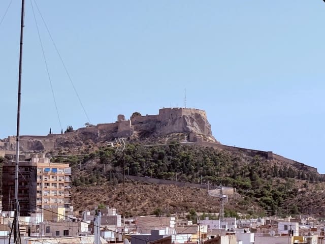 2 makuuhuone Huoneisto myytävänä paikassa Carolinas Bajas, Alicante kaupunki - 137 000 € (Ref: 10015683)
