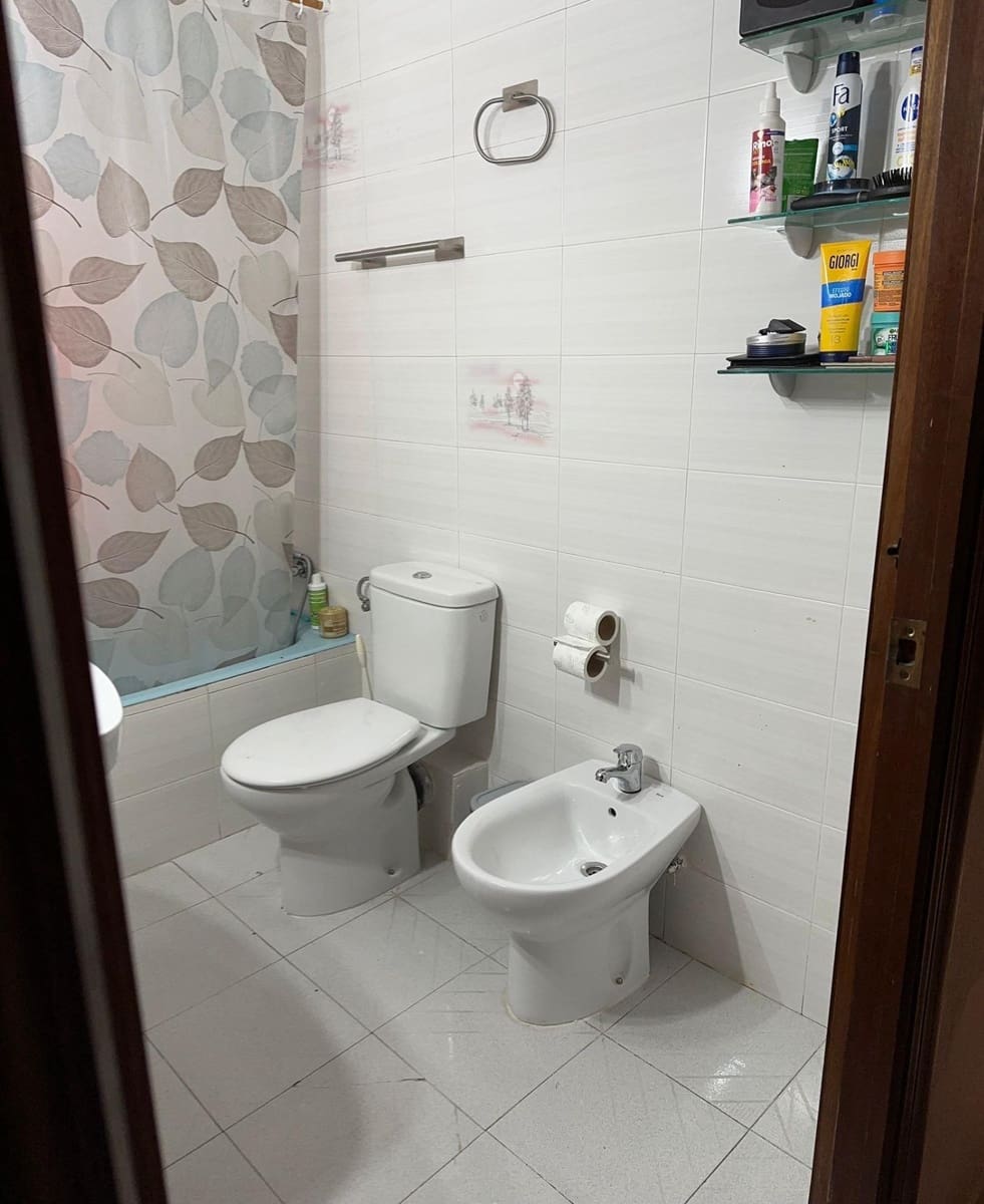 3 slaapkamer Flat te koop in Alicante stad - € 100.000 (Ref: 10015684)
