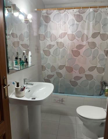 3 slaapkamer Flat te koop in Alicante stad - € 100.000 (Ref: 10015684)