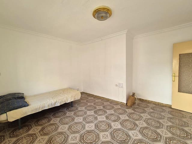 3 soverom Leilighet til salgs i Alicante by - € 79 000 (Ref: 10017605)
