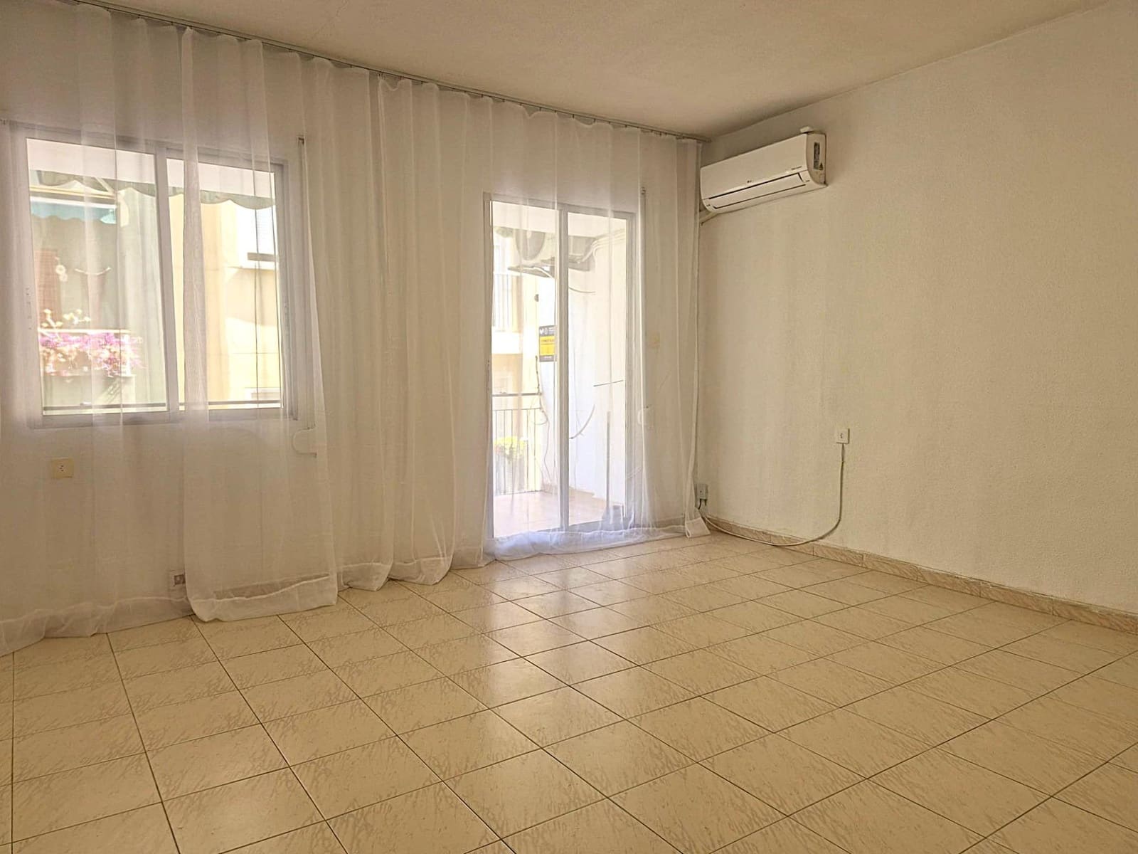 Apartamento de 3 habitaciones en Alicante / Alacant ciudad en venta - 160.000 € (Ref: 10018564)