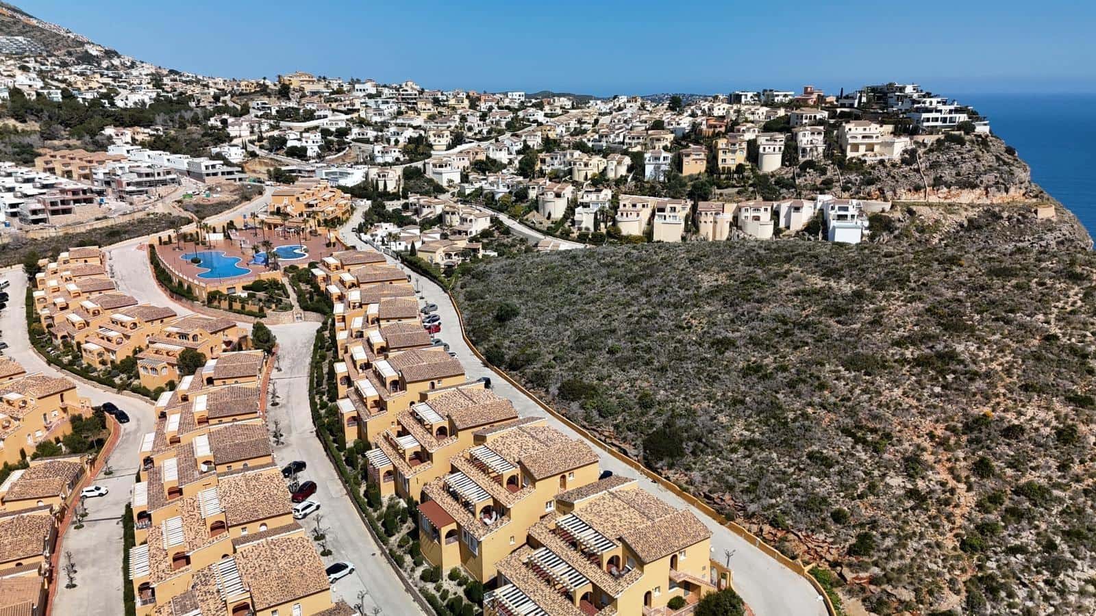 2 bedroom Apartment for sale in Cumbre del Sol with pool - € 190,000 (Ref: 10022578)