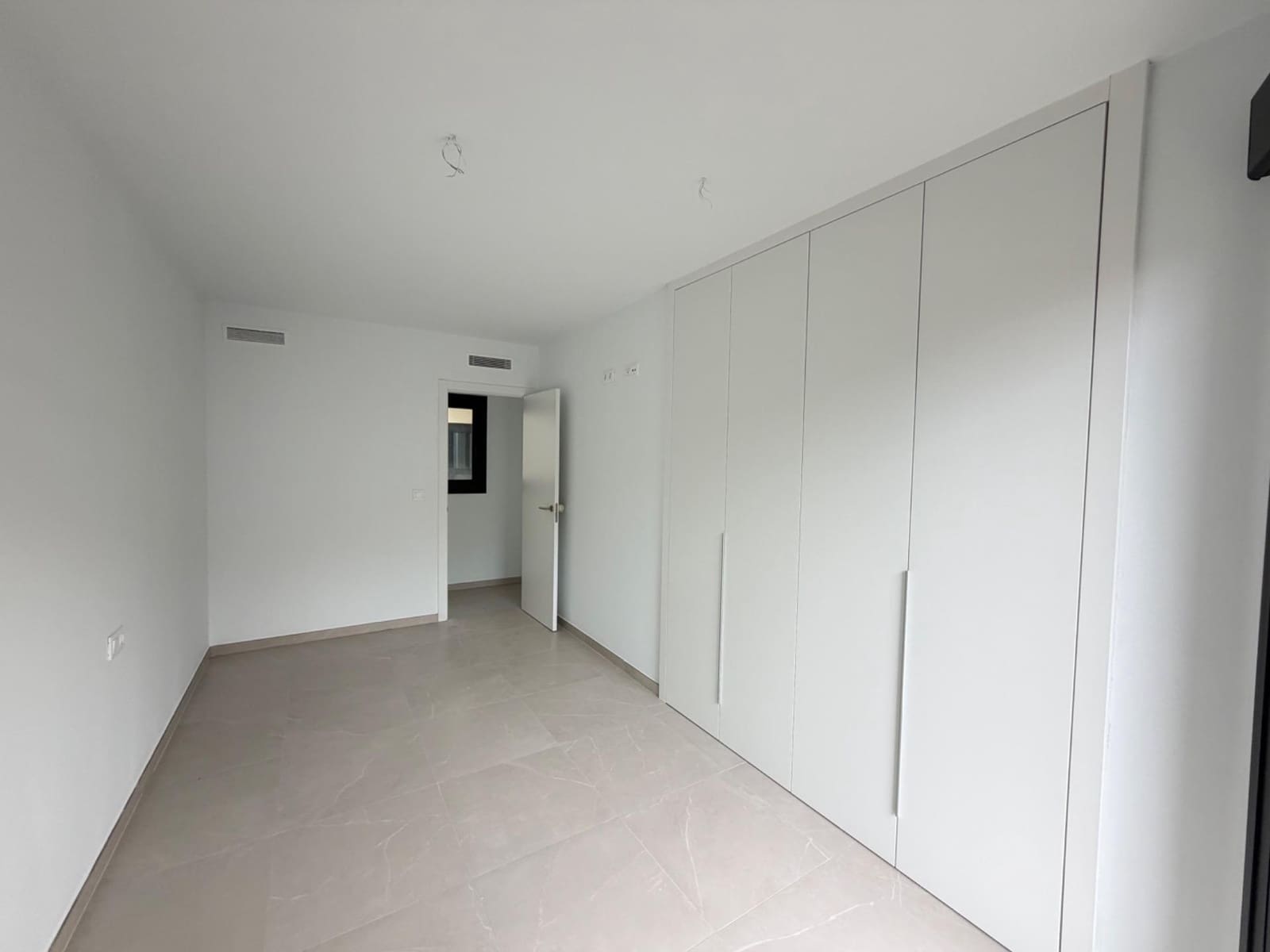 3 slaapkamer Appartement te koop in Alicante stad met zwembad garage - € 385.000 (Ref: 10024255)