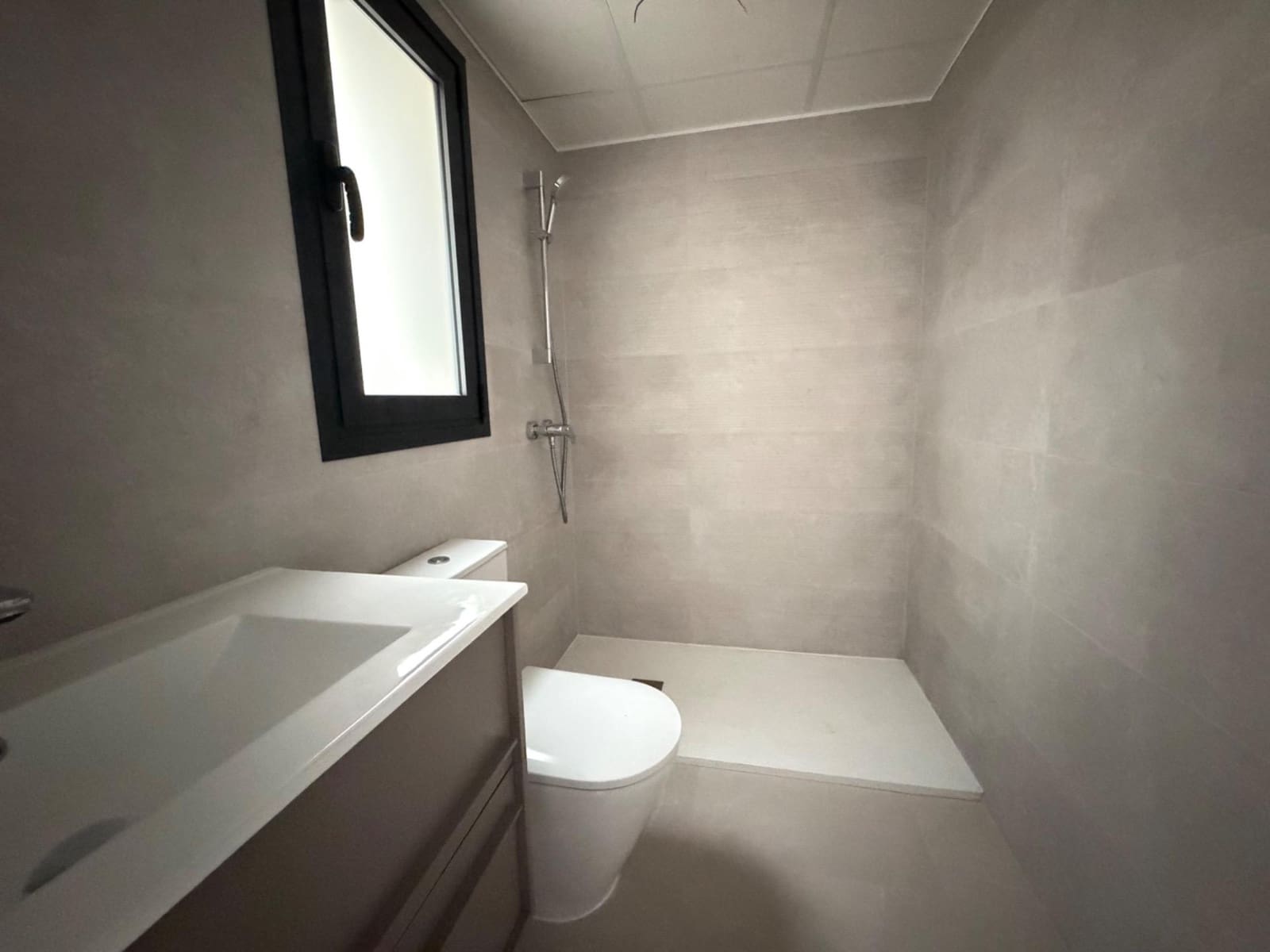 3 slaapkamer Appartement te koop in Alicante stad met zwembad garage - € 385.000 (Ref: 10024255)