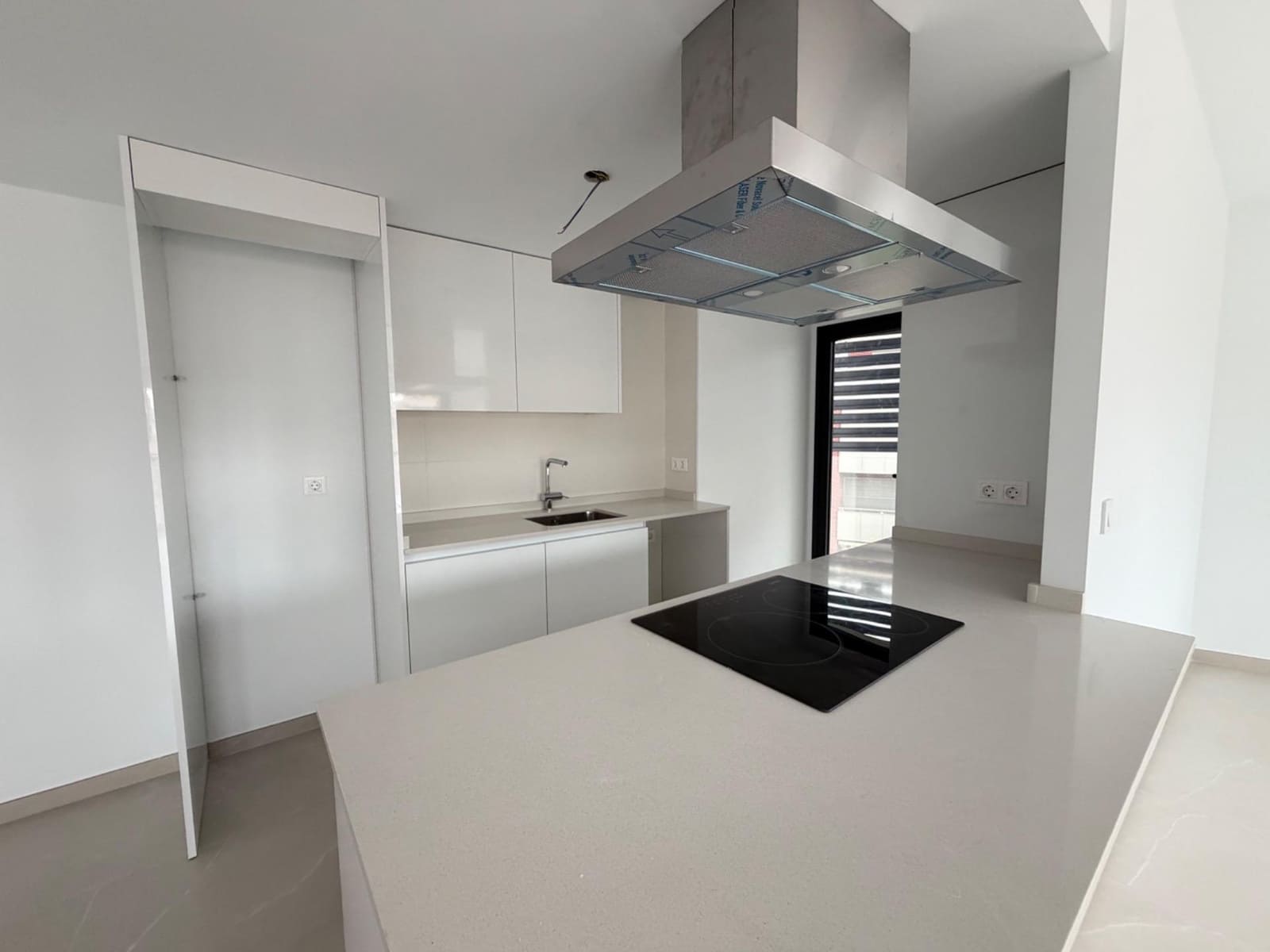 3 slaapkamer Appartement te koop in Alicante stad met zwembad garage - € 385.000 (Ref: 10024255)