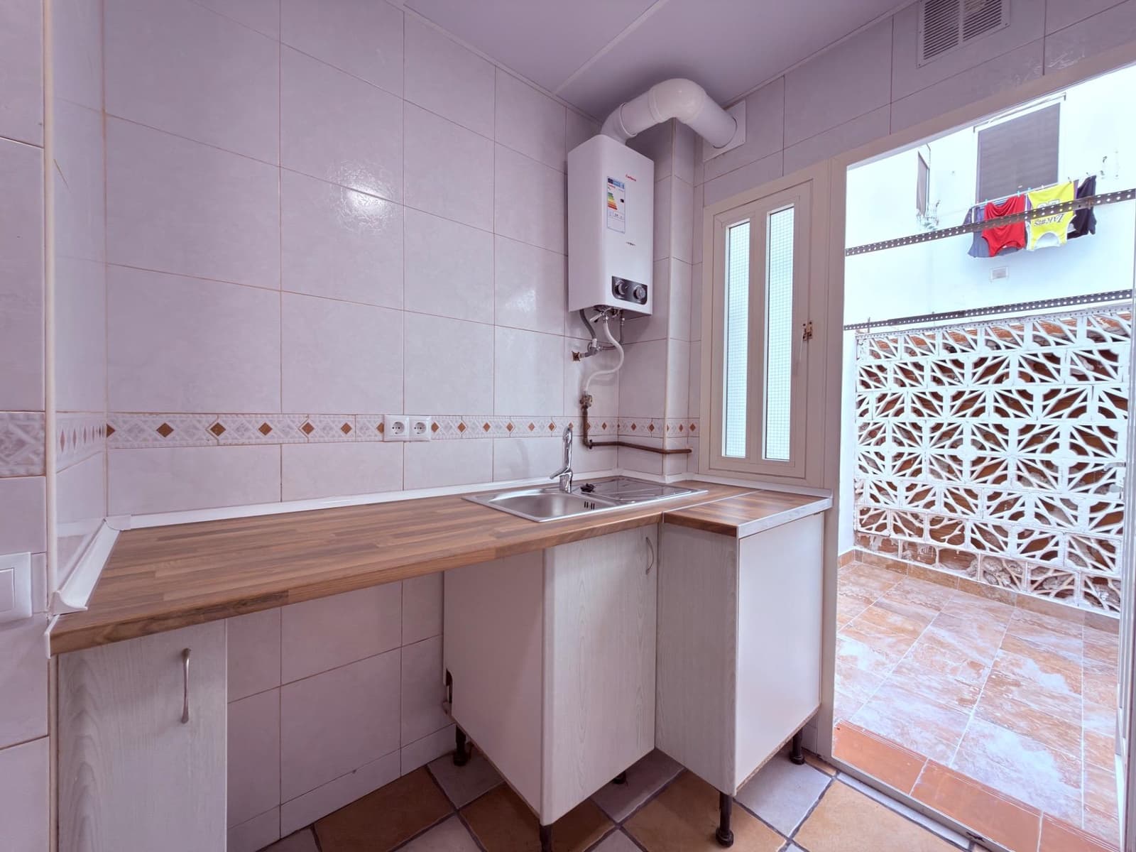 Apartamento de 2 habitaciones en Alicante / Alacant ciudad en venta - 119.900 € (Ref: 10024256)