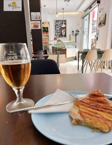 Local Commercial à vendre à Mestalla, Valence ville - 160 000 € (Ref: 10025835)