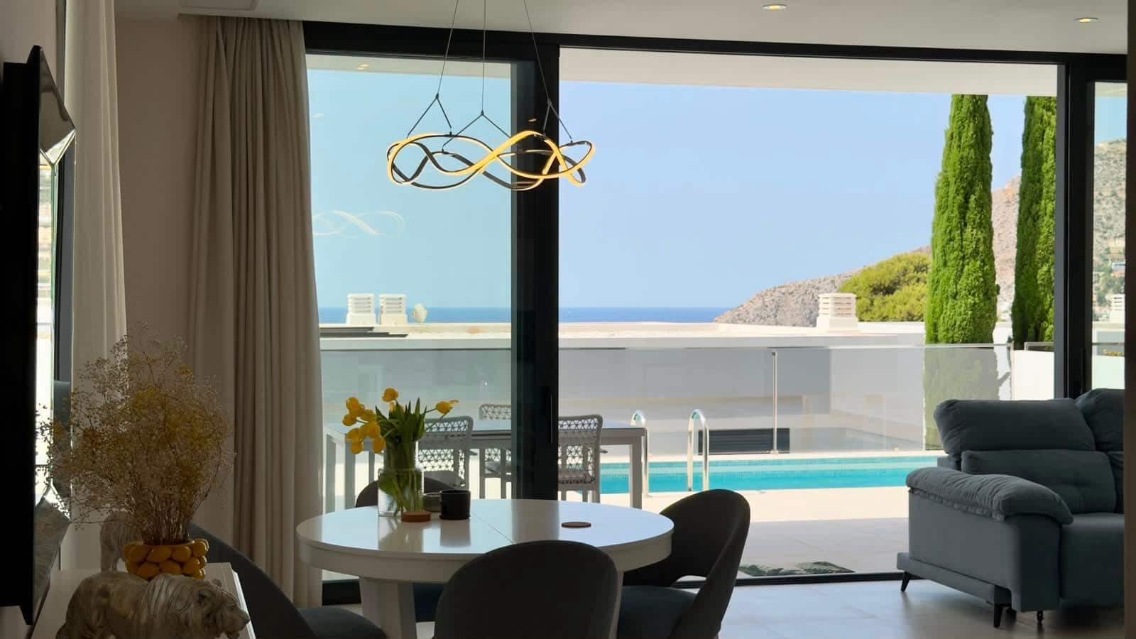 4 makuuhuone Huvila myytävänä paikassa Calpe / Calp mukana uima-altaan 
autotalli - 1 650 000 € (Ref: 10034091)
