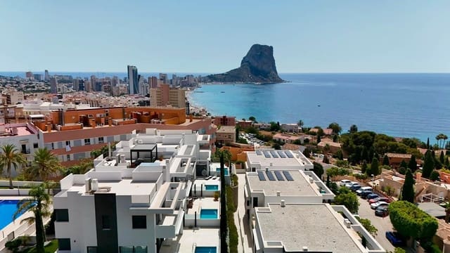 4 bedroom Villa for sale in Calpe / Calp with pool garage - € 1,650,000 (Ref: 10034091)