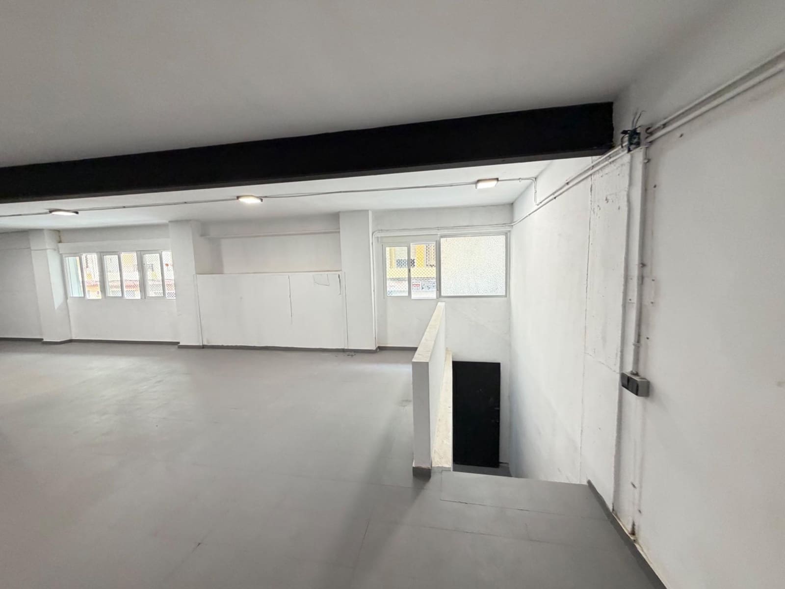 Local Commercial à louer à Alicante ville - 2 450 € (Ref: 10037535)