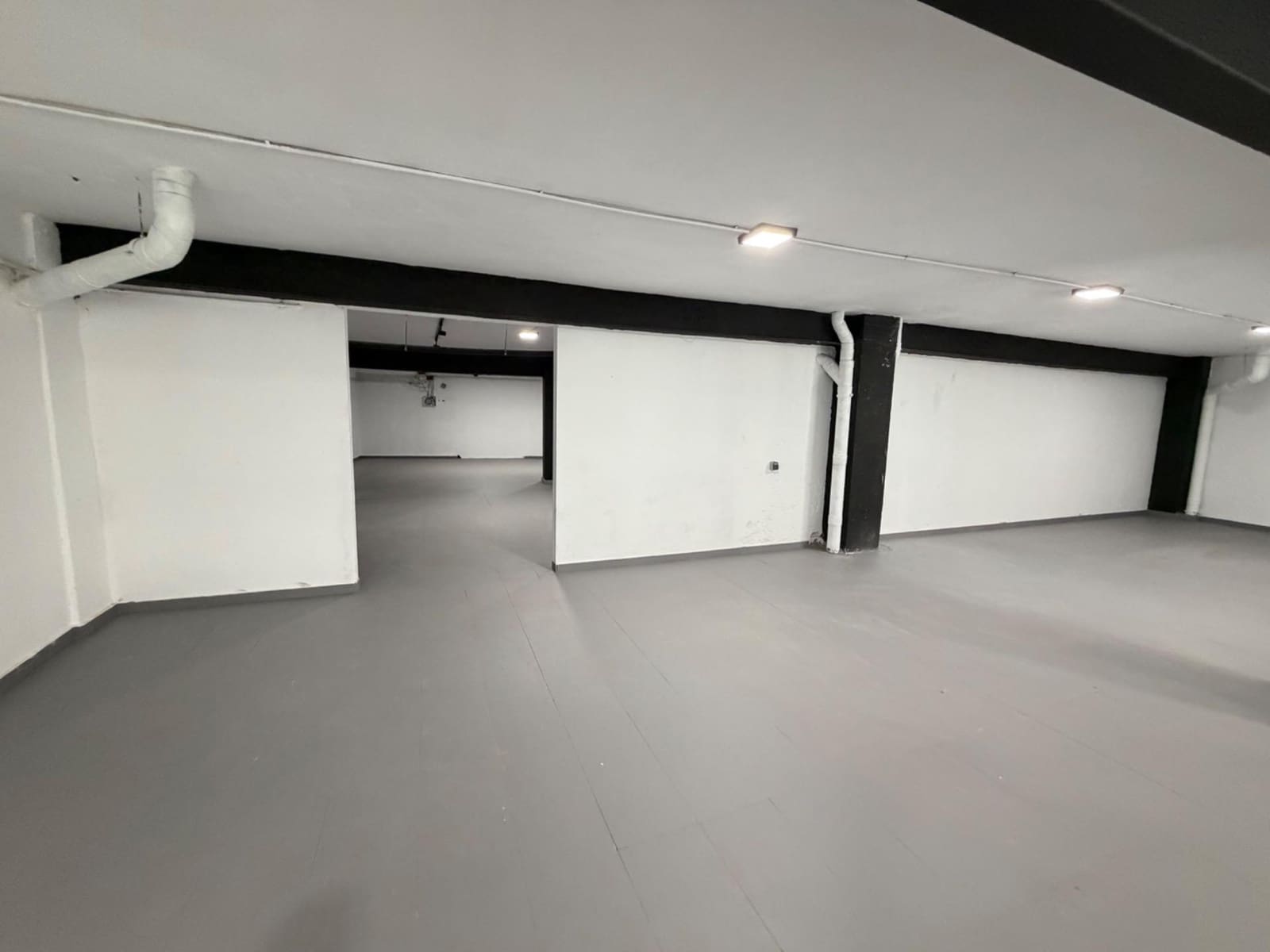 Local Commercial à louer à Alicante ville - 2 450 € (Ref: 10037535)