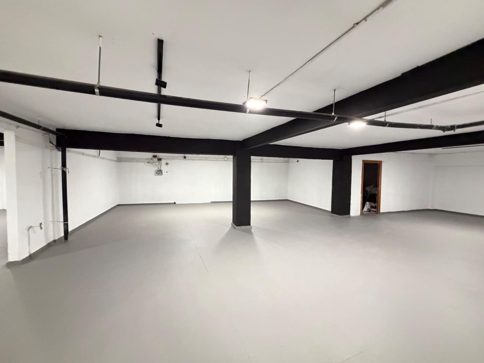 Local Commercial à louer à Alicante ville - 2 450 € (Ref: 10037535)