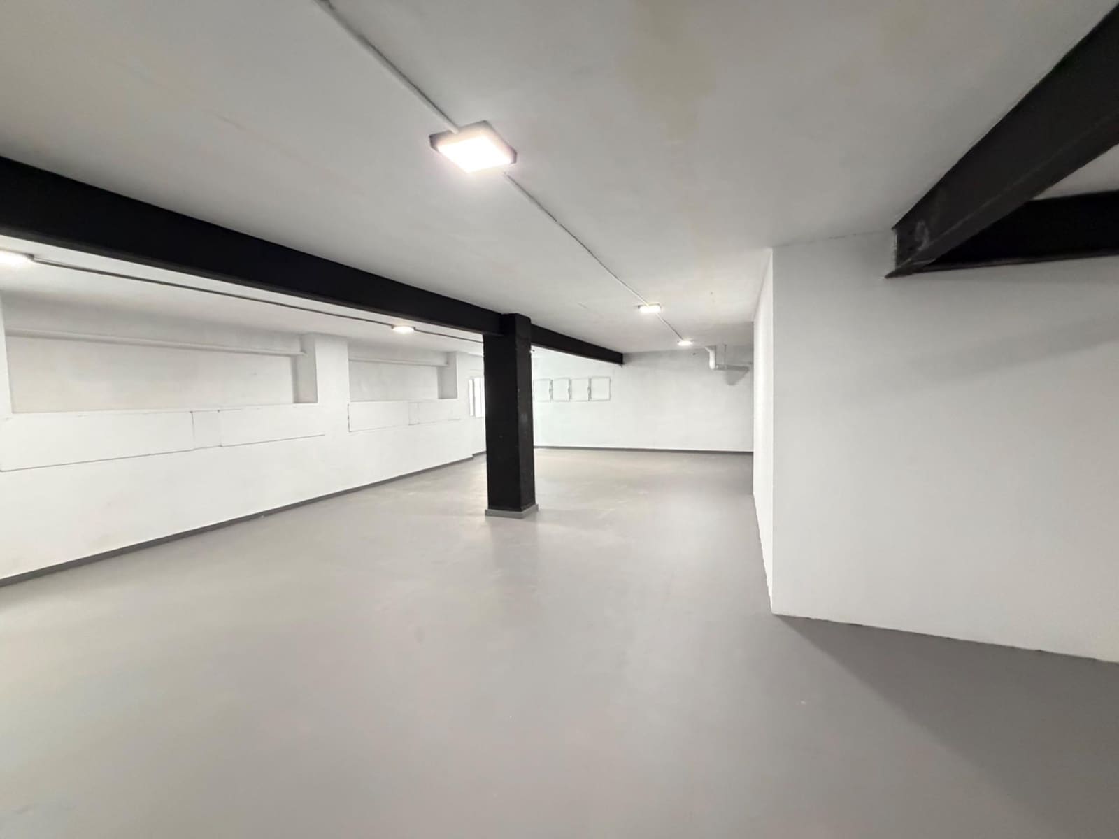 Local Commercial à louer à Alicante ville - 2 450 € (Ref: 10037535)