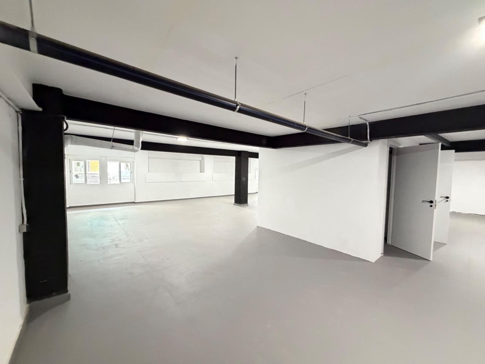 Local Commercial à louer à Alicante ville - 2 450 € (Ref: 10037535)