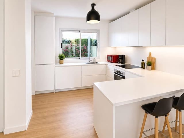 Villa/Maison de 5 chambres à louer à Playa de San Juan, Alicante ville avec piscine garage - 4 500 € (Ref: 10044942)