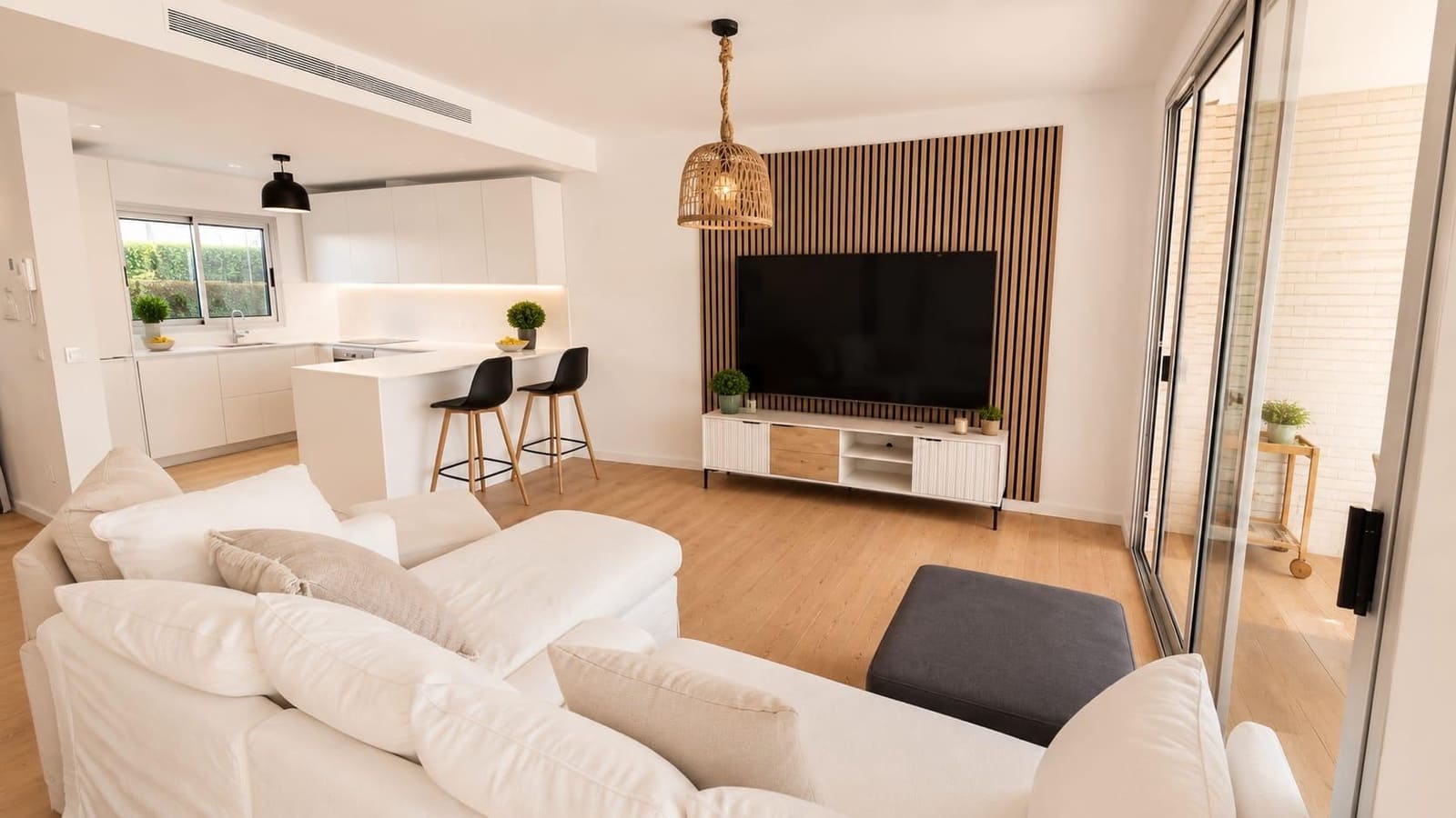 Villa/Maison de 5 chambres à louer à Playa de San Juan avec piscine garage - 4 500 € (Ref: 10044942)