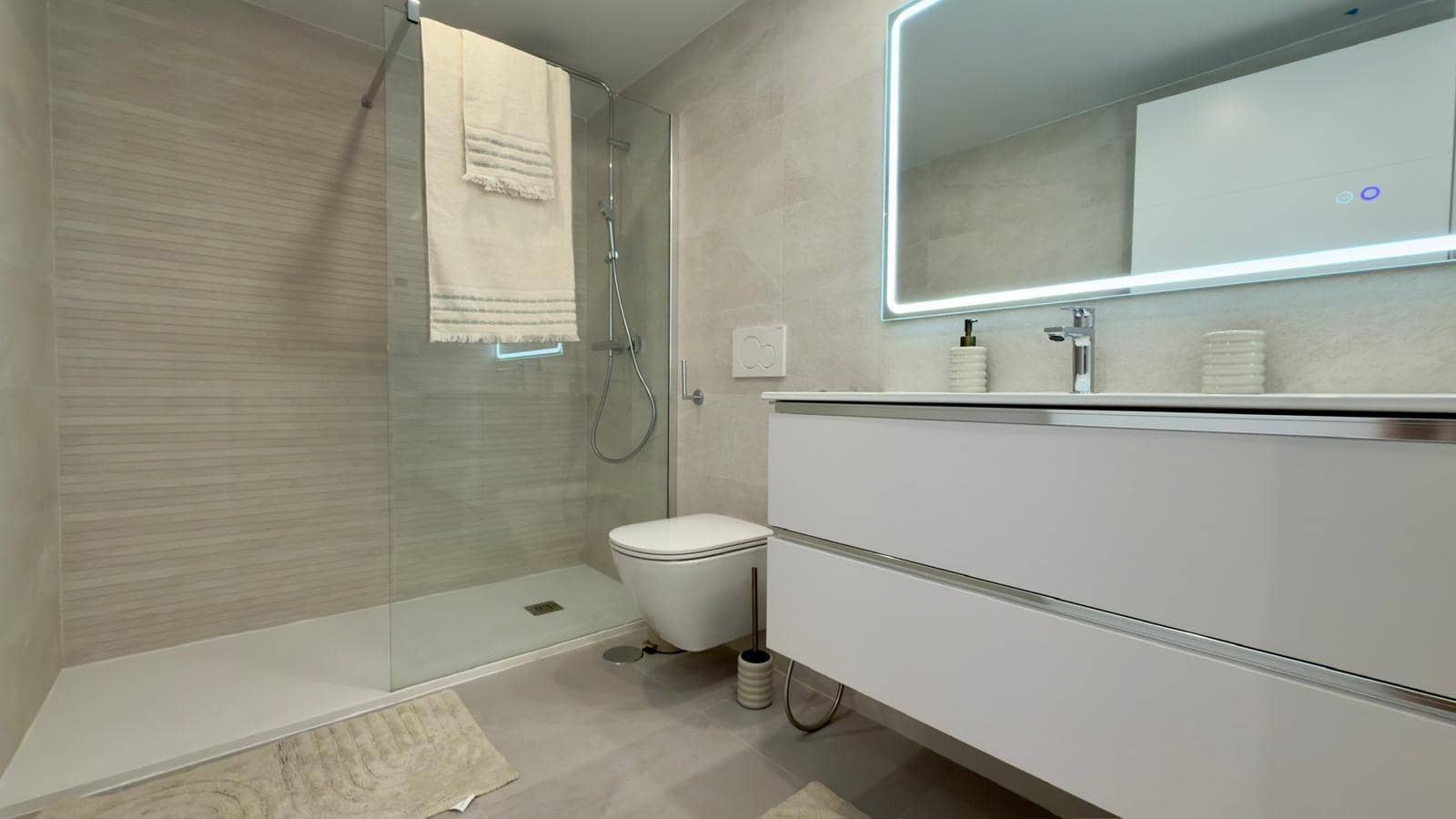 3 Zimmer Apartment zu vermieten in Finestrat mit Pool Garage - 2.100 € (Ref: 10047462)